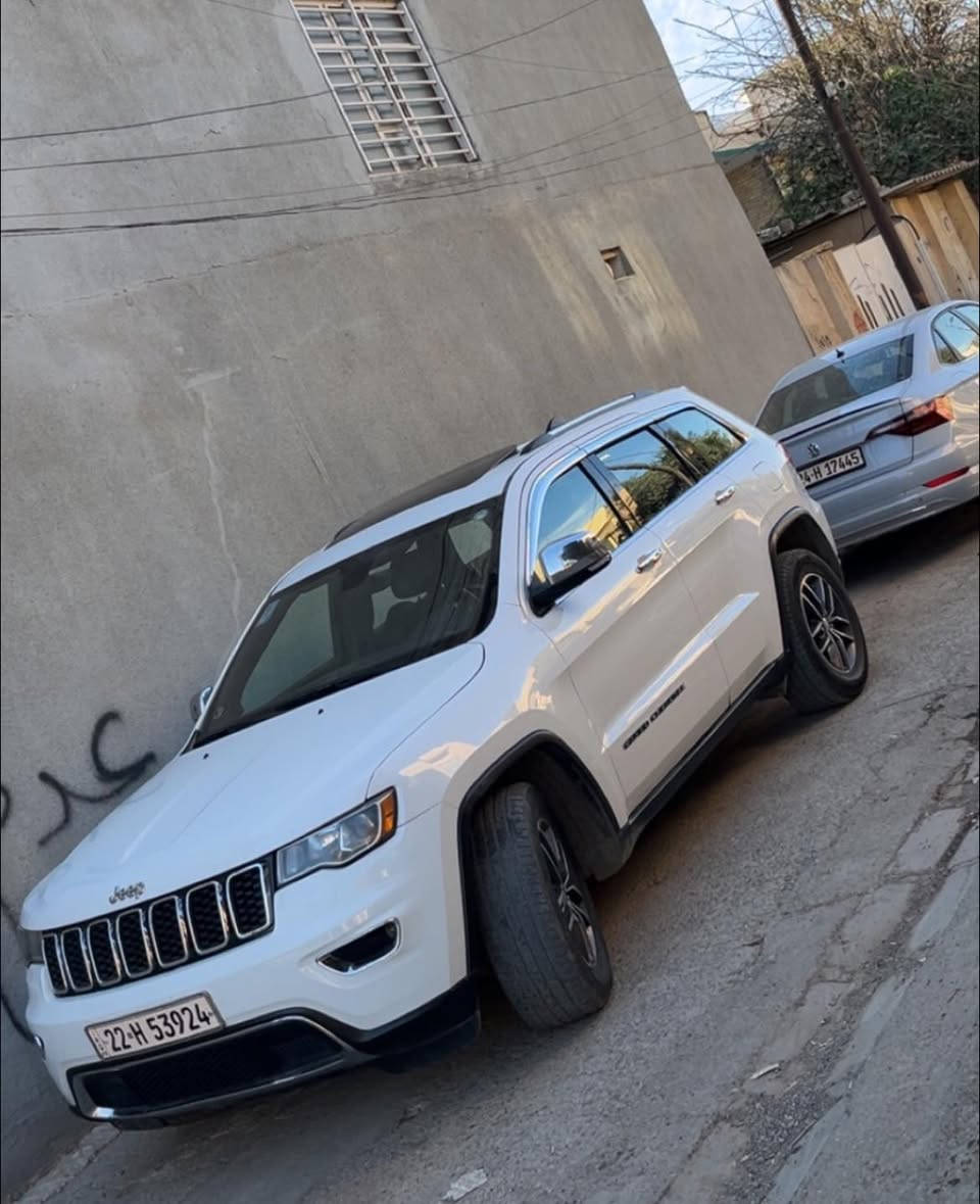 السلام عليكم
جيبLimited 

موديل 2017 السيارة داخلة كلين صار بيها جاملغ صبغ

فول مواصفات

* محرك 3.6

* المقاعد الأمامية كهربائية .

* ذاكرة لحفظ وضعيات الجلوس . 

* المقاعد الأمامية تدفئة . 

* المقاعد الخلفية تدفئة . 

* انظمة القيادة .

* مقود السائق كهربائي . 

* تدفئة ستيرن . 

* سلايد .

* شاشة كبيرة . 

* كشافات ضباب بروجكتر زنون . 

* تشغيل عن بعد .

* صندوق كهربائي . . 

* حساسات خلفية .

* كاميرا خلفية .

* مرايا متحسسة للضوء العالي . 

* محدد سرعة . 

* نظام بريك اوتماتيكي ( Auto Break System ) .

  .

* المسافة المقطوعة (200الف كيلو) 

* وبعد هواية مواصفات .

* السعر (275) وبيها مجال 

مكان السيارة محافظة نينوى

للاتصال ***********
