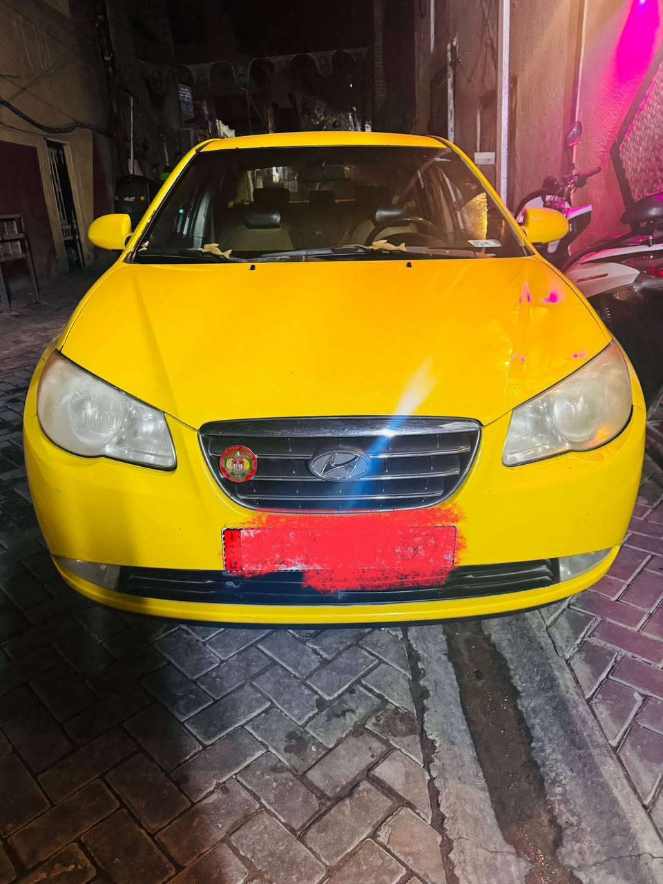 السلام عليكم
النترا هونداي موديل ٢٠١٠

سيارة ايبل واحد عدا البنيد 

هزه جديدة رقم جديد ورقم انكليزي وتتحول ثاني يوم باسمك 

سعر 90 ورقة وبيها مجال

العنوان بغداد مدينة الصدر وللاستفسار اكثر هذا رقمنا ***********
