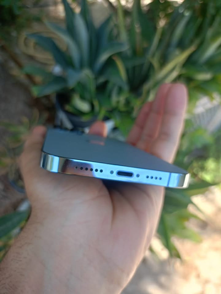 ايفون ١٣ برو ماكس ماستر عربي بعده وتر ممفتوح نظيف لا شخط ولا حتى زلغ بطاريه ٨٣ وكارتونته كامله سعر ٧٥٠ وبيه مجال ***********
