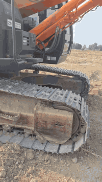 السلام عليكم حفارة للبيع هيتاشي موديل٢٠١٤حجم٢٢٥/ Lc // B5 اخت الزيرومكفولةكفالة عامة مامفتوح بيهابرغي مشتغلة٨٠٠٠ساعة فقط المكان ديالى السعر٤٧٥ $ التصال***********// ***********
