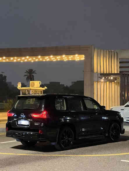 السلام عليكم
لكزز 2019 كورو رقم بغداد 
مواصفات الكورو معروفة 
سياره مكفوله كفاله عامة من صبغ 
والبارد والتبديل 
مغلفه BBF
سعر 76000 $ وبيه مجال
الاستفسار ***********
مكان سيارة بغداد / الكريعات
