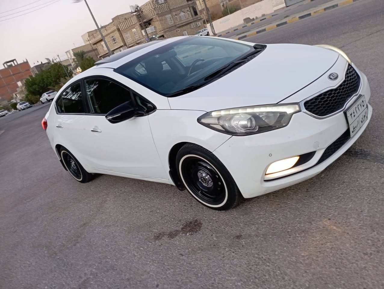 سلام عليكم سيراتو ٢٠١٤

فول مواصفات 
عده البصمه 

محرك ١٦٠٠

سياره كلشي ما عايزه 

بيها فقط بارد 

السعر ١٢٠ وبيها مجال بسيط 

الاستفسار ***********
