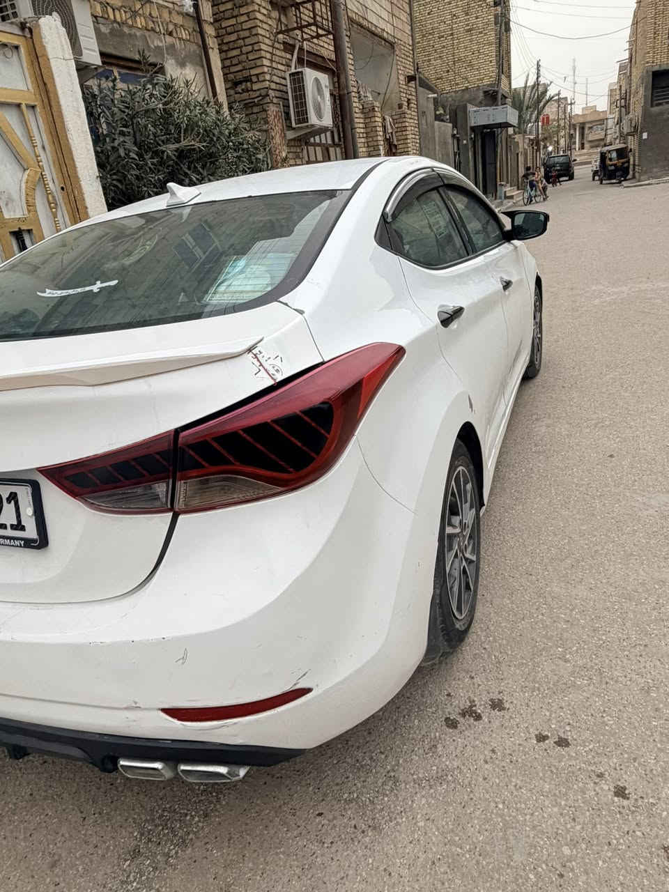 سلام عليكم
لانتره 2016 أمريكي 🇺🇸 
سياره  بيه 3قطع باب وجملغ وبندي 
مكينه 1800دوش مكينته جديده 
تخم تاير جديد 
سياره جاهز 
سعره 100 وبيه مجال 
ناصريه مركز /***********
