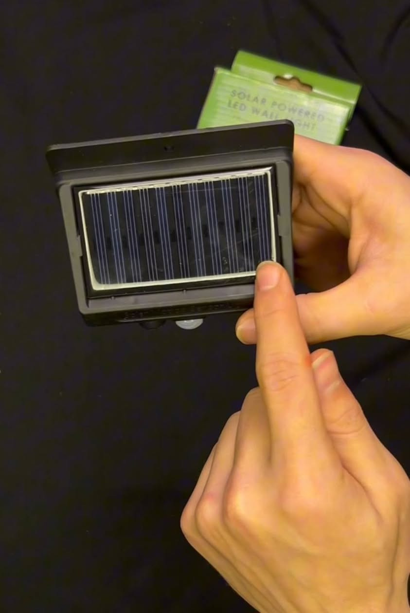 مصباح جداري يعمل بالطاقة الشمسية 💯

متوفر توصيل 🛵


**إذا كنت صاحب هذا الإعلان وتريد حذفه لأي سبب، رجاءا أرسل رسالة إلى الدعم الفني**