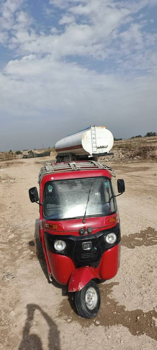 سلام عليكم تكتك 18 اوراق للبيع مصبوغه جماليه مابيه اي ضربه بوش.وبستم.شركه لا تنقيص ولا تبخير كامله تخم تايرات العنوان واسط نعمانيه لاستفسار ***********
