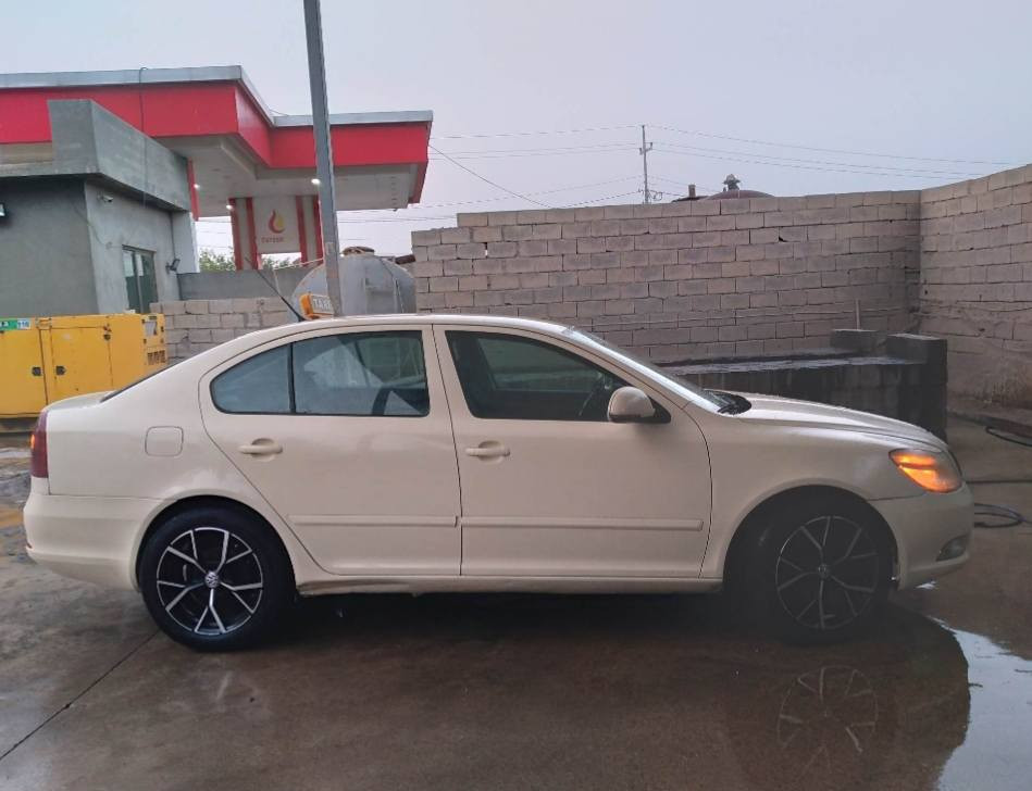 سکۆدە تەکسی مودیل 2010 مەکینە 20تی بێ تۆڕبۆیە لێدران تەنها بستیکی چاملخی دواوەی هەیه بێ ناوگرتن بو زانیاری زیاتر پەیوەندی بە ژمارە(***********)بکەن شقلاوة, أربيل
