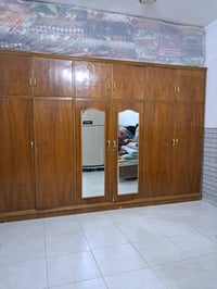 للبيع • غراض • خزائن