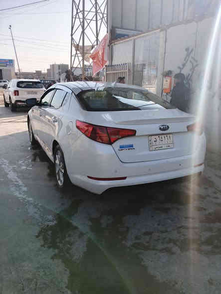 كيا اوبتيما خليجي موديل 12 
مواصفات عاديه تحكمات وشاشة وشفتات 
مري شفط حساسات 
مكينه الفين دوش
صدر وتبريد وتخم تاير بلكارتون 
بيه قبق جنطه مبدل بلادي وباب خلفي بلادي
وداير جاملغ خلفي نصه صبغ والباقي كفاله 
بدون دواخل 
مكانه بغداد 
السعر112
***********
***********
