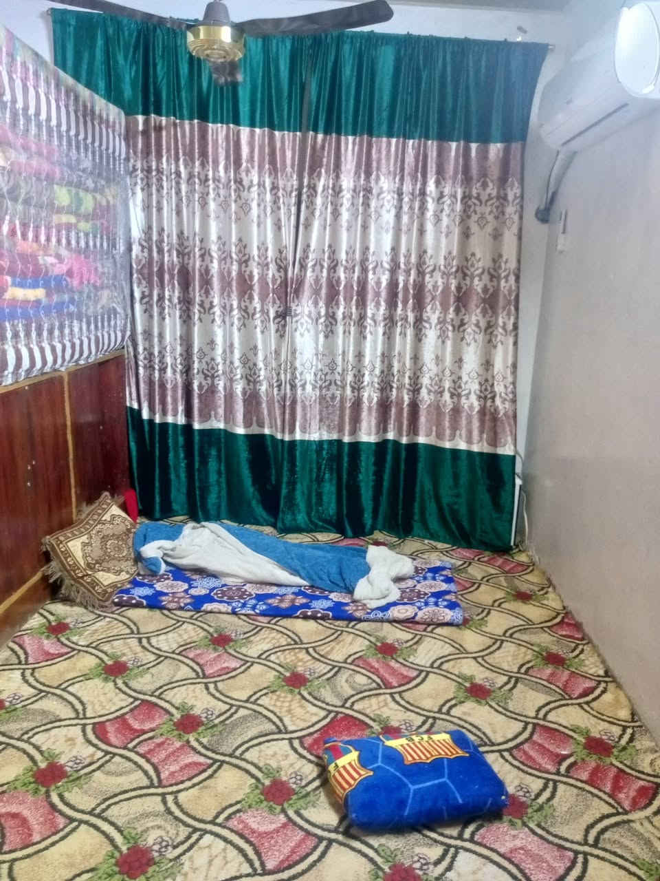 السلام عليكم بيت للبيع المساحه 200 منطقه النهروان ال  5000// ***********
