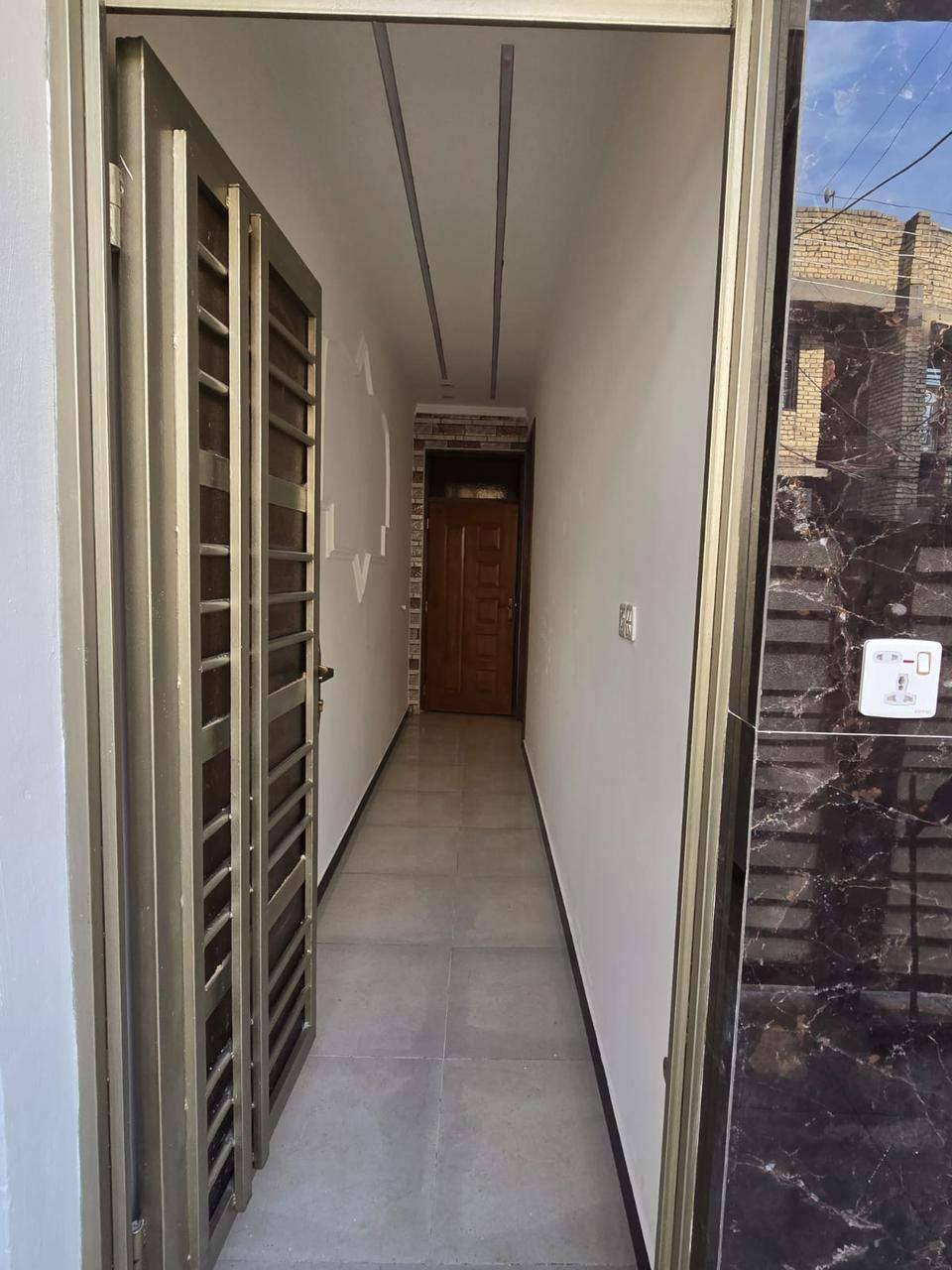 على بركة الله 
📌الثقة عنوان 
يسر مكتب ازاد للوساطة العقارية
ان يعلن عن توفر

 دار سكني حديث 🏘️

..... للبيع  .....

المساحة 100 متر
واجهة 5 متر
النزال 20 متر

الطابق الارضي
مدخلين
صالة + مطبخ + منور + خدمات + غرفة نوم 

الطابق الاول
 غرفتين  + خدمات

البنوك
📍 قرب جسر البنوك 
للاستفسار
اتصال + واتس اب
***********
***********

او مراجعة المكتب
ازاد للعقار
شارع اسواق النداوي
مجاور محطة تنقية الماء ( H2O )
