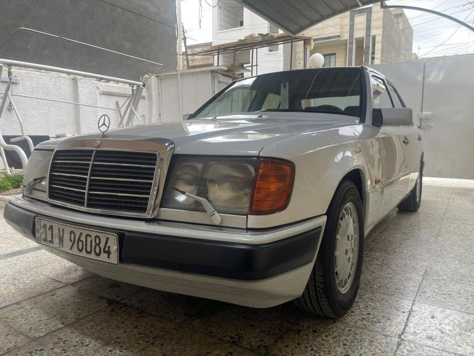 سلام عليكم
مرسدس١٩٨٨
E300
محرك ٣٠٠قبق اسود 
كير اوتو 
سياره بيها قطع صبغ 
(قماره و بنيد و صندوك بدون صبغ)سونار موجود

ابيع صبغ عام 
تبريد 
ماشيه٢٥٥ حقيقي 
كرسي كهرباء-جام كهرباء-سلايد 
 السعر ٨٥$
***********
مكاني بغداد حي جامعه
