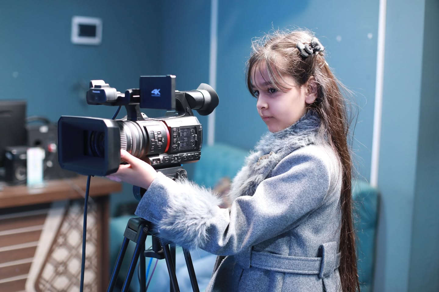 منو منكم زار 🎙️📺 قسم الإذاعة والتلفزيون
في مدينة حلم الأطفال؟ الفرع الاول والثاني 😉😉
سولفونة  شنو أكثر شي عجبكم 👇🥰

اذا حاب ابنك او بنتك تكون مذيع او مذيعة ؟ مراسل؟ أو نجم تلفزيون؟ 🌟
الفرصة موجود بتحقيق حلمك 🎤📺

🕘 أوقات الدوام:
▪️ الفرع الأول: من 9 صباحاً – 10:30 مساءً
▪️ الفرع الثاني: من 12 ظهراً – 10:30 مساءً
🏫 نستقبل السفرات المدرسية:
من 9 صباحاً – 1 ظهراً
🚌 الكروبات السياحية: طوال الأسبوع
📍 مواقعنا:
▪️ الفرع الأول: بغداد / شارع فلسطين
مجاور مول النخيل – مقابل وزارة النفط
▪️ الفرع الثاني: بغداد / شارع أكد
داخل المدينة مول – الطابق الثاني
📞 للتواصل والاستفسار:
راسلونا عبر الصفحة أو واتساب 👇
▪️ 0771 466 5555
▪️ 0781 466 5555
▪️ 0772 912 0601
▪️ 0774 022 6060
✨ مدينة حلم الأطفال… لأن الفرح يبدأ من الطفولة ✨
