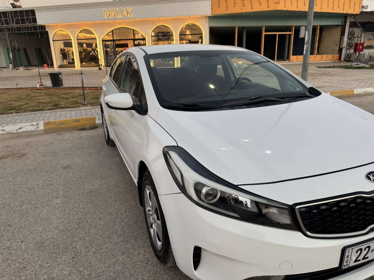 السلام عليكم
كيا سيراتو 2018 
كفاله عامه فقط بارد بسيط
محرك 1600 بلادي 
رقم اربيل دولي باسمي 
المواصفات عاديه 
العنوان محافظة القادسية 
رقم الهاتف 
‏‭0780 058 2221
‏‭0771 233 3754
