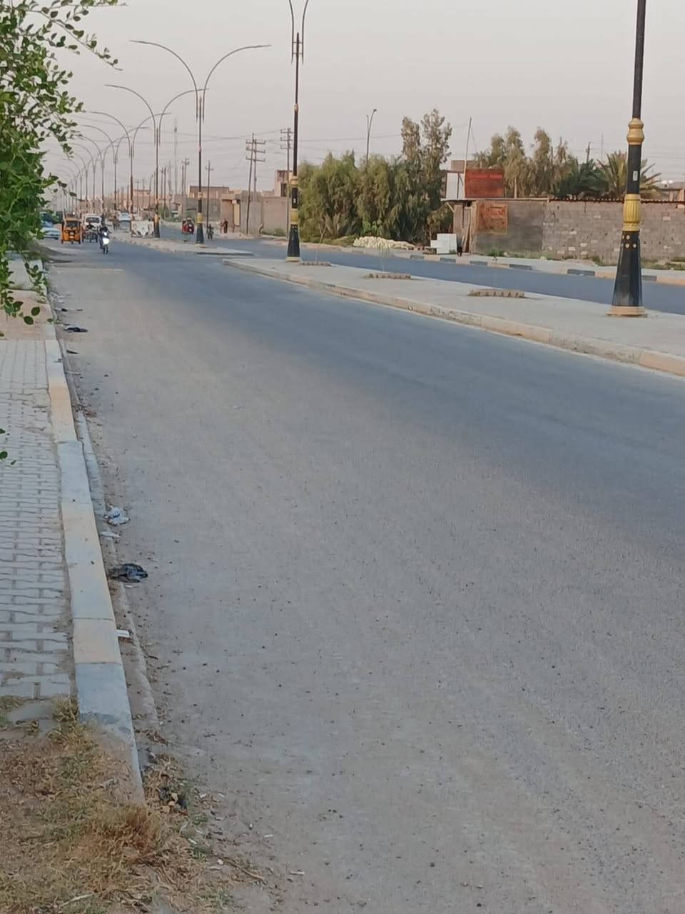 مرخصة أدمن/يتوفر قطع ٣٠٠متر واجهة ١٢ ونزال ٢٥  ملك صرف سكني وكذلك ١٥٠متر واجهة ٦م ونزال ٢٥م على شارع ١٢ متر و قرب شارع بعرض٣٠ متر
الموقع بغداد  أبو غريب الحصوة حي الموظفين/للإستفسار ***********
