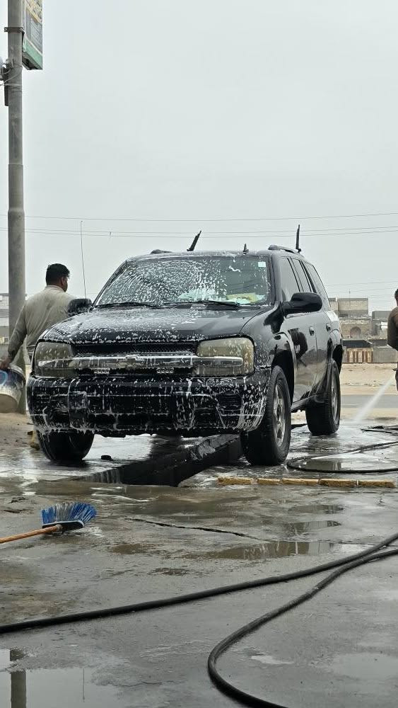 سيارة بلايزر ٢٠٠٨ مزاد داخليه السيارة جاهزة محرك كير جدد ماصار شهرين من شادهن  حدادية جديدة  كهربائيات كله جديد من ظفيرة وعقل وقاعدة فيوزات  ولايتات  منظومة تبريد جديدة من راديتر وكمبريسر  شادهن معمرها كلها السيارة  وباقيه بس صبغه السيارة صبغتها الحاليه حلوة بس يرادلها بوليش تطلع لمعتها  والي يريد يصبغها بعد بكيفه السيارة طك سويج واطلع لبغداد   السيارة محتاج واريد ابيعها 
السعر ٧٥ وبيها مجال بسيط  عنوان بصرة زبير 
*********** البصرة, العراق
