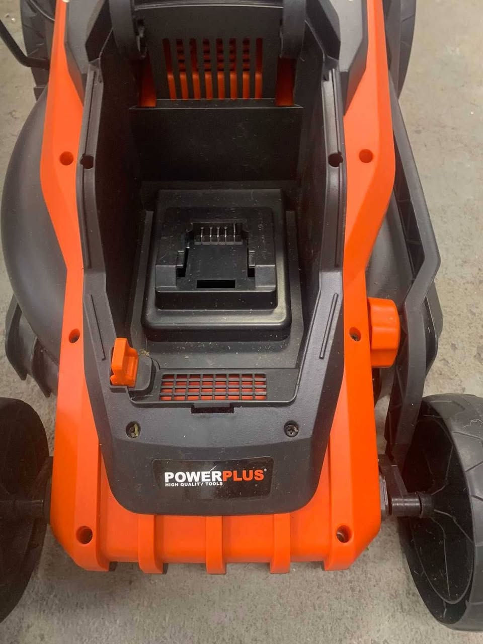 مكينة ثيل شحن برشلس بوربلاس بلجيكي اصلي شغال على فحص فارغ بدون بطاريه وشاحن
السعر 45 الف


**إذا كنت صاحب هذا الإعلان وتريد حذفه لأي سبب، رجاءا أرسل رسالة إلى الدعم الفني**