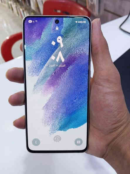 سامسونك5G S21FE جهاز راقي بشكل شاشته سوبر امولد معالجه اكسونس2100  ذاكره128بصمه بلشاشه   تحديثات مستمره سعره250مكاني مشخاب ***********
