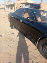 سياره  مارك للبيع جاهزه مكينه وگير  وتبريد  تخم تاير غرفه جديده حداديه...