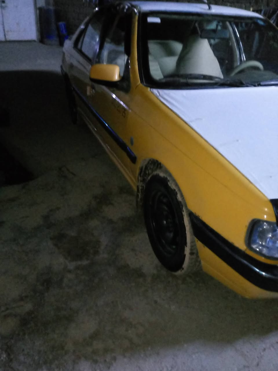 السلام عليكم ورحمه الله وبركاته بيجو 405موديل 12رقم بابل السياره حلوه مكفوله من ضربه قويه محرك وكير كهربائيات مكفولة شواصي تخم تاير  السياره حله شارع 80 خلف محطة اضواء الحله المشيدة رقم الهاتف ***********
السعر 30بيه مجال حق الجيه
