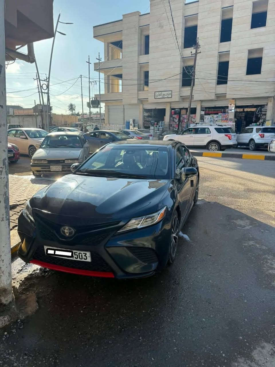 السلام عليكم
تويوتا كامري 2018 se ،،،،،، سعر 175 

بصمة تشغيل وبصمة ابواب رادار امامي وجانبي 
رقم كركوك جديد وكاله وتحويل بشرط 

ضرر السيارة فقط باب سائق تبديل شرط 
مكان السيارة صلاح الدين بيجي 
للأستفسار خاص او الاتصال على الرقم 
***********
