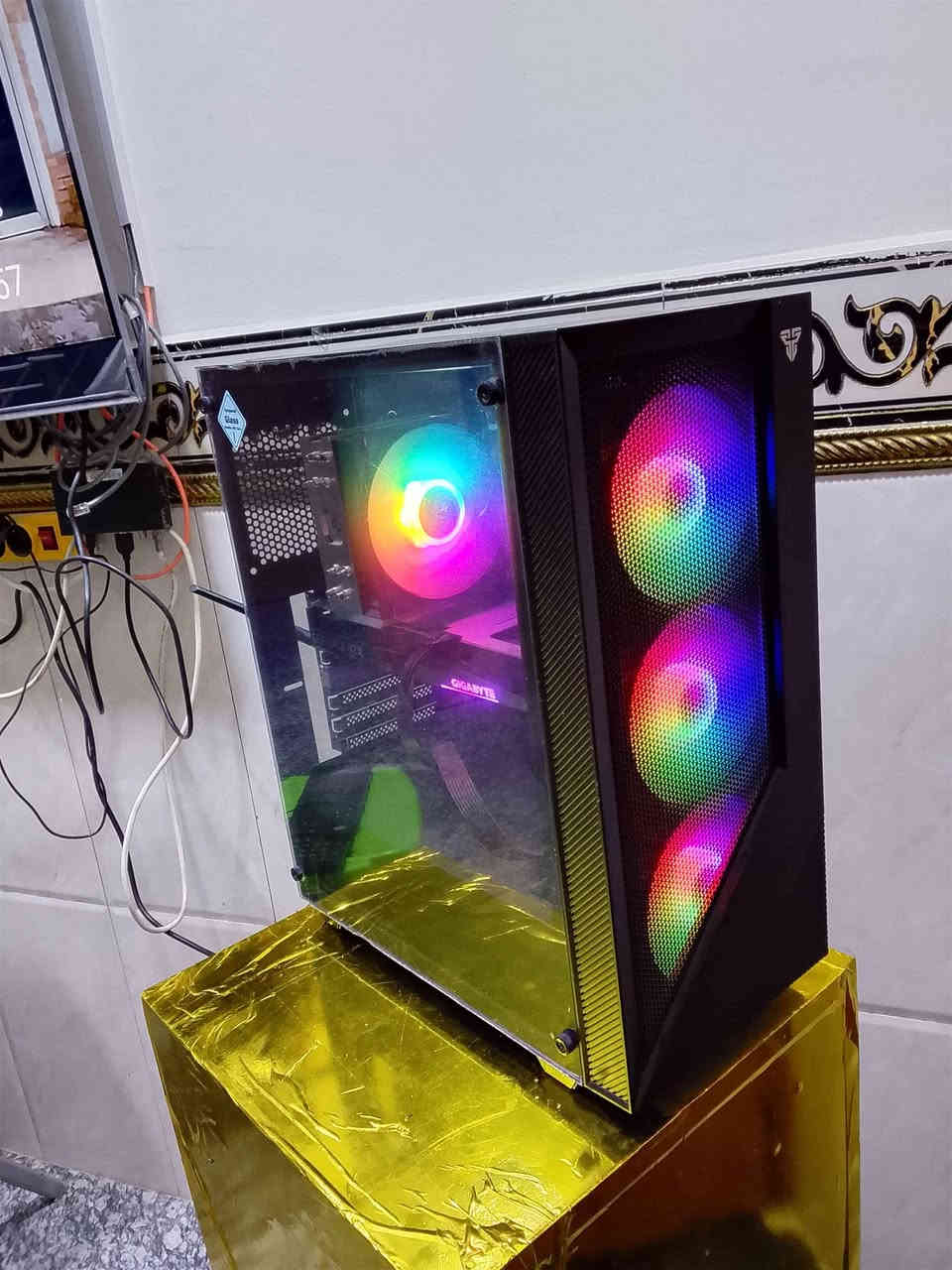 PC Gaming للبيع – نظيف جدًا
كمبيوتر ألعاب تجميعة قوية، استعمال شخصي خفيف، نظيف جدًا وما بي أي عيب، جاهز للتجربة والمعاينة.
مناسب لألعاب 1080p و 2K على إعدادات عالية.

المواصفات:

CPU: Intel Core i5-12400F

GPU: Gigabyte RTX 3060

RAM: 16GB DDR4 3200MHz

M.B: ASUS H610M-K D4

SSD: NVMe M.2 1TB

PSU: MSI 600W Bronze

Cooler: Deepcool Gammax AG400

Case: Fantech CG77

 الكراتين الأصلية موجودة لجميع القطع

 قابل للفحص والتجربة
 حرارة ممتازة – أداء ثابت
 لا مشاكل، لا تصليح، لا أعطال

 السعر: قابل للتفاوض البسيط بعد المعاينة
 الاستلام يدًا بيد

للجادين فقط.
*********** 

السعر 900الف البصرة, العراق
