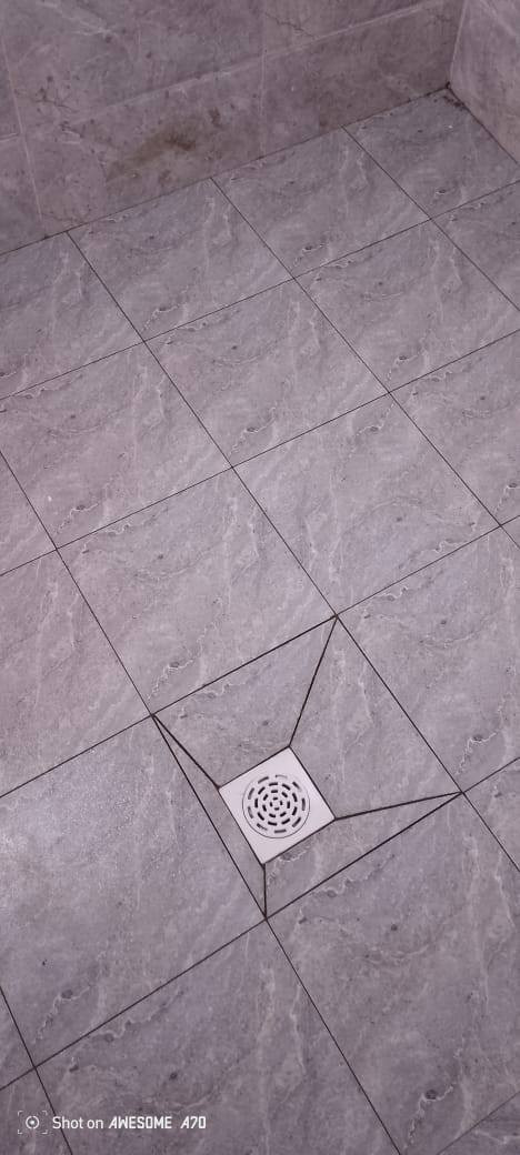 كادر سيراميك بورسلين كاشي مرمر شغل درجه اولى موجود في بغداد الجديدة ***********
***********
