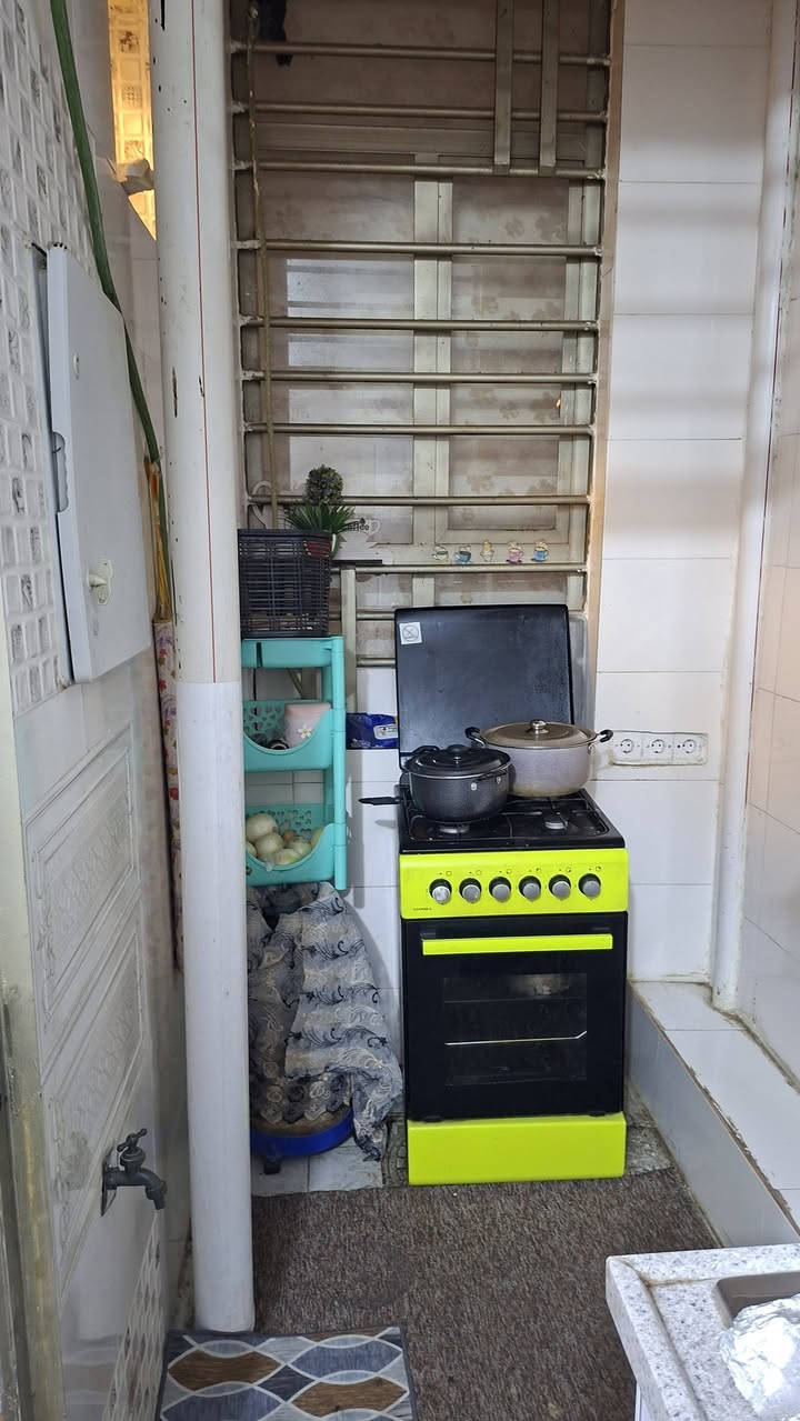 يالله توكلنا على الله يوجد بيت بالبستان بشارع بيت شيخ سلوم قريب الشارع الجديد مساحة البيت ١٠٠م طابقين يتكون من صاله وستقبال ومطبخ وغرفه جوه وصحيات والطابق الثاني غرفتين نوم البيت بناء حديث وجديد الاستفسار الاتصال
***********
***********
