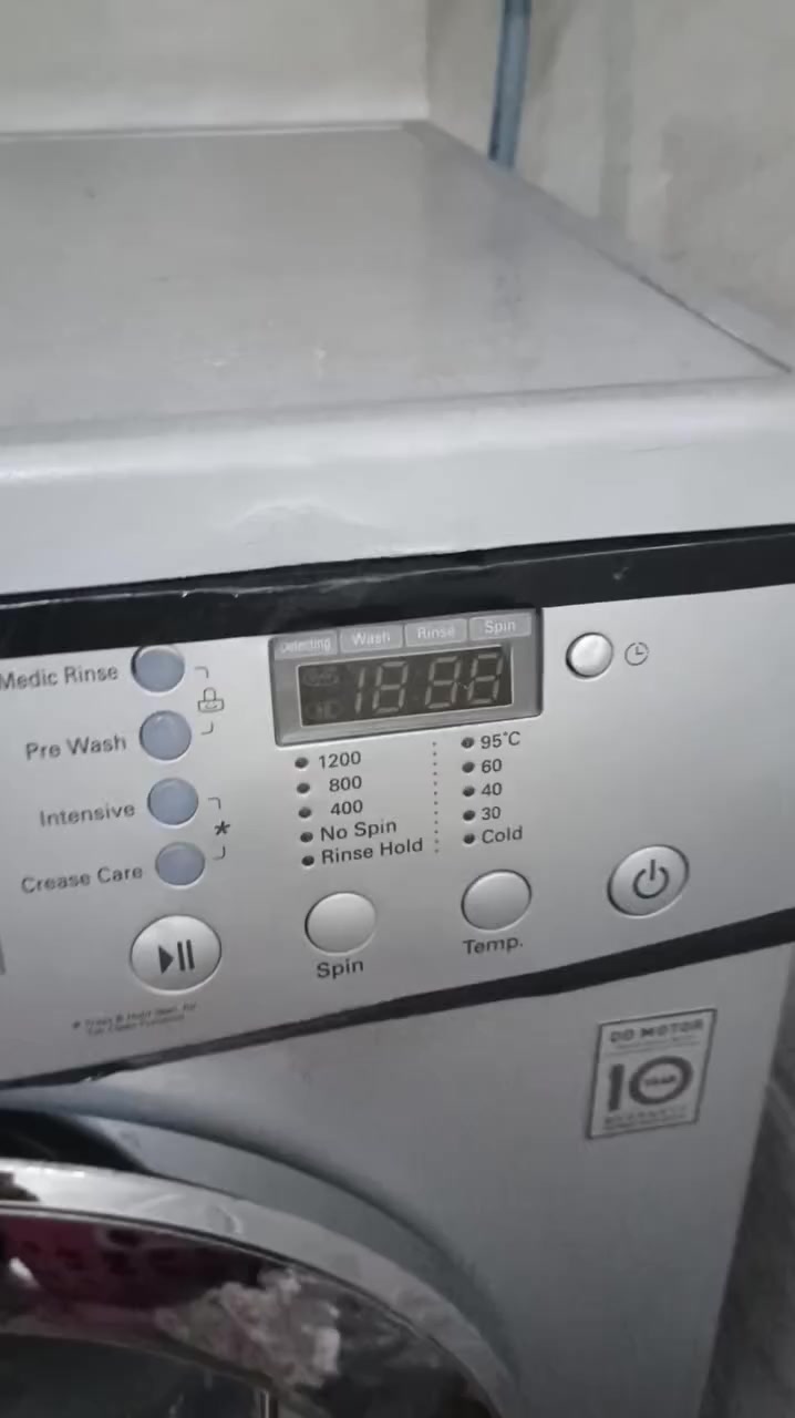 غساله LG حجم 8 كيلو شغاله كامل السعر 170 وبيها مجال


**إذا كنت صاحب هذا الإعلان وتريد حذفه لأي سبب، رجاءا أرسل رسالة إلى الدعم الفني**