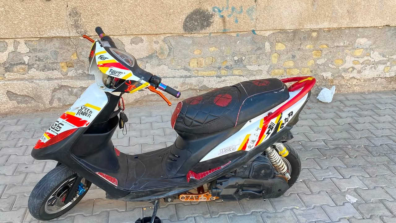 سلام عليكم 
دراجة ماكس عدلة للبيع نضيفة ومرتبة ما مفتوحة 
بيهة تزويد.                   🛑
بوشة 55.                  🛑
شيال رياضي           🛑
يدات رياضي       🛑
ويالة رياضي           🛑
قطرة دهن               
صالنصة رياضي صوت عالي وطلقات بيهة كاتم هم تشدة يروح صوت  نوعهة AHE 🛑
——————————————
كهربائيات شغالة الكلوب الامامي اني فتحتة موجود عندي 
مكاني كربلاء   سعر 550 وبيهة مجال للشراي♦️            .      رقم.   ***********
