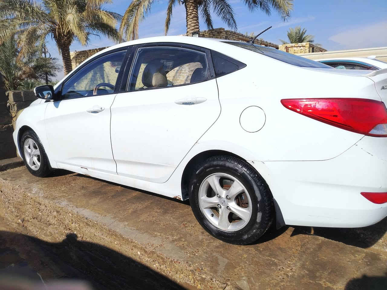 السلام عليكم اكسنت 2016 رقم جديد انكليزي باسمي كير مكينه  مكفولات تبريد شغال نضيفه بيه بس طخه بالبنيد محرك ١٤٠٠
***********
