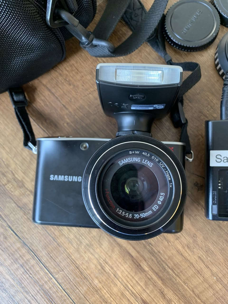 ستخدام قليل سامسونك كامل ملحقات فلاش رامات زوم وبلاش بسعر ١٥٠ للتواصل ***********
