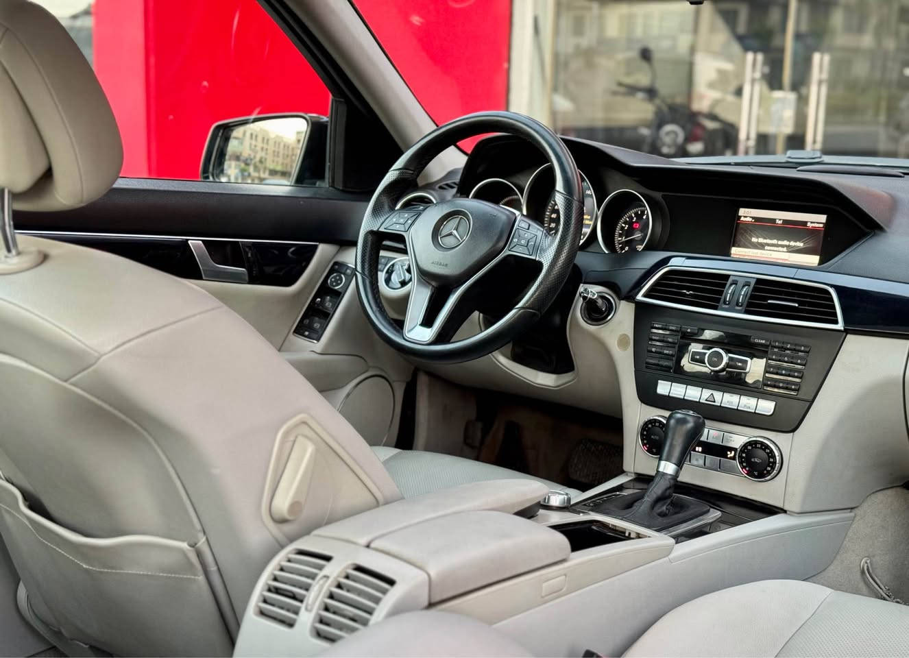 Model 2013 - Avantgarde - 145,000km السادس من اكتوبر, الجيزة


**إذا كنت صاحب هذا الإعلان وتريد حذفه لأي سبب، رجاءا أرسل رسالة إلى الدعم الفني**