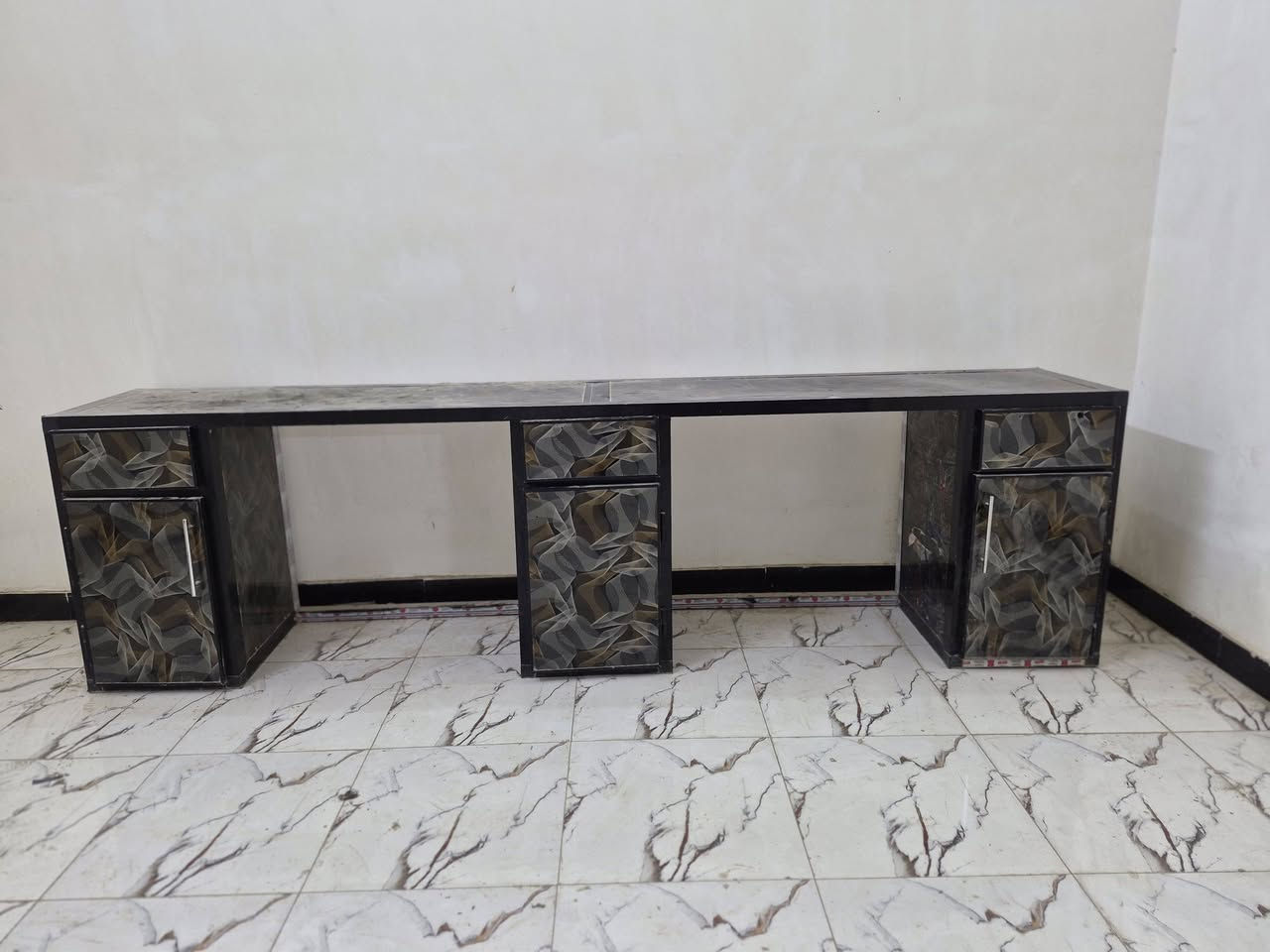 ■■مرحبا....عندي غراض للبيع ■■
■ميز المنيوم السعر 200الف الميز بي بس باب خالع 
■مروحة سقفية سعر 15الف وبي مجال 
■تعلاكة خشب حطاطة سعر 20الف وبي مجال 
■منشر هدوم سعر15الف وبي مجاى 
■دوشك ضغط عالي سعر 19الف وبي مجال والدوشك جديد 
■جرباية حديد سعر 15الف وبيهة مجال


**إذا كنت صاحب هذا الإعلان وتريد حذفه لأي سبب، رجاءا أرسل رسالة إلى الدعم الفني**