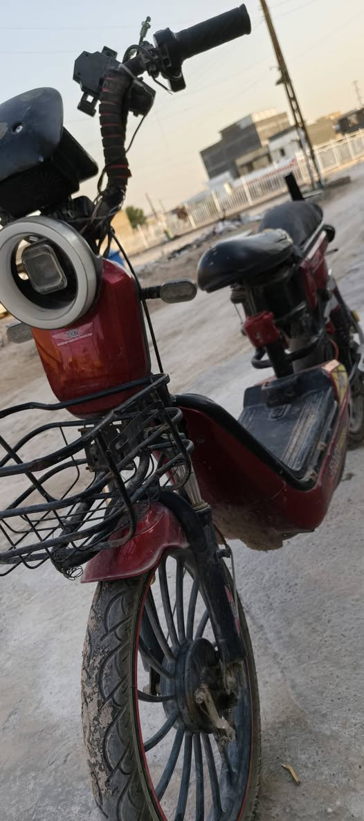 سلام عليكم عندي هاي الدراجه كلها شغاله بس الايت مالتها مايشتغل مالص الفيشه مالته أو الباقي كله شغال رايدها 150 بيها مجال قليل مكاني أبو غريب أبو بنيصير ***********
