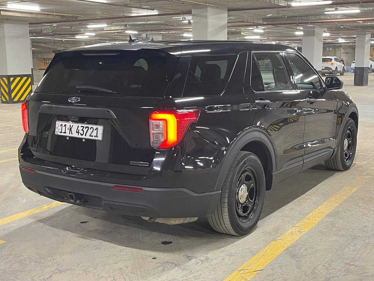 فورد اكسبلورر 2023 
🚗 اللون الأسود 
مواصفات البوليسي كير تعليك 
⚙️ محرك 6 سلندر قوي وأداء عالي 300  حصان
📏 ممشى 67 ألف كم
📍 مرقم بغداد وجاهز للتحويل
💰 السعر: 187 ورقة (قابل للنقاش للجادين فقط)
📌 الملاحظات:
تبديل بنيد + صبغ 
 جاملغ تعديل بارد (شغل نظيف ومرتب)
✨ سيارة نظيفة جداً، استخدام شخصي، 
جاهزة بدون أي مصاريف
مكان بغداد زيونة 
📞 للتواصل: ***********
