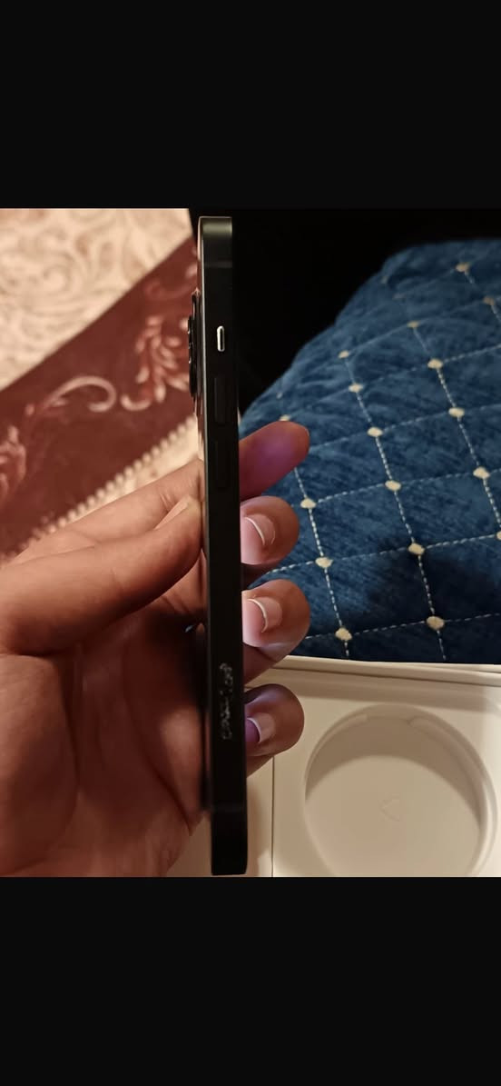 ايفوان 13 عادي مكفول كفالة عامة كلشي نموذج M دبل شريحة بطارية 90 ما معلية ذاكرة 128 
السعر 425 الف 
التواصل علا هاذا الرقم واتساب 
***********
العنوان بغداد مدينة الصدر
