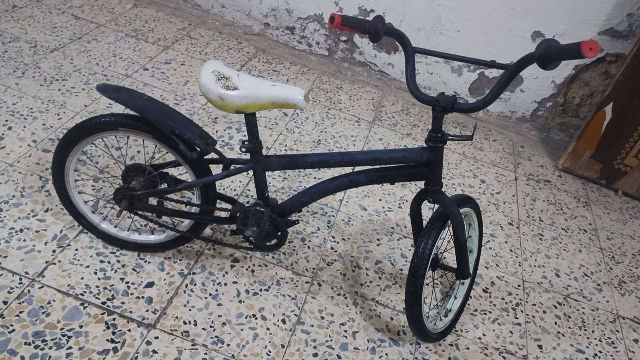 باسكلات باله للبيع جدد حجم ١٦ واحد هم ١٦  و٢٠


**إذا كنت صاحب هذا الإعلان وتريد حذفه لأي سبب، رجاءا أرسل رسالة إلى الدعم الفني**