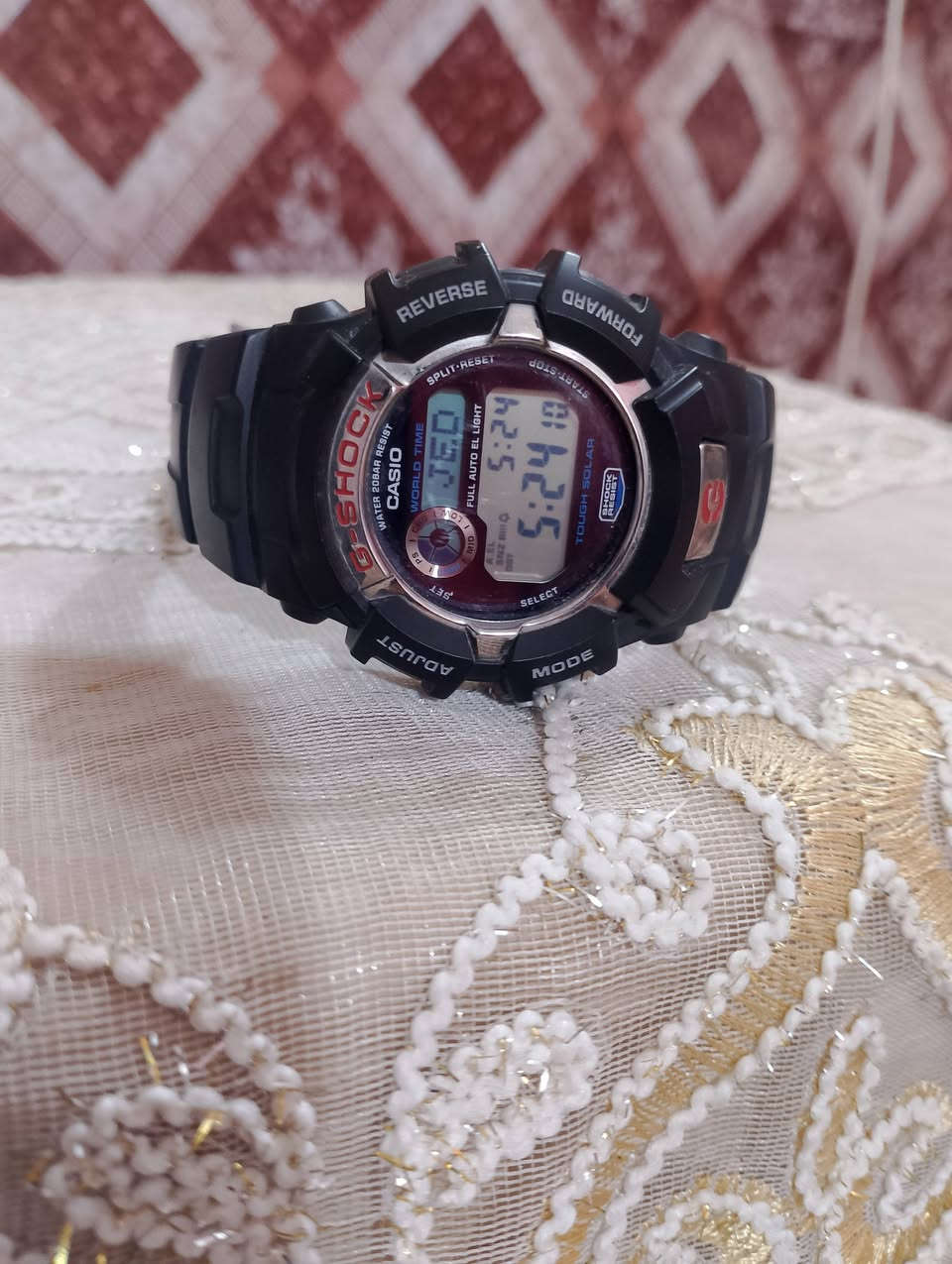 ساعة كاسيو جيشوك G_2310 R

نظام Tough Solar: تعمل الساعة بالطاقة الشمسية، 
 مقاومة الماء 200 متر 
التوقيت العالمي: تدعم ميزة World Time لعرض الوقت في مدن مختلفة حول العالم 
الإضاءة: تحتوي على إضاءة خلفية Full Auto EL تنشط تلقائياً عند إمالة المعصم في ظروف الإضاءة الضعيفة.
المتانة: تصميم مقاوم للصدمات يحمي الساعة من التأثيرات الخارجية والاهتزازات القوية.
 
منبه يومي مع خاصية الغفوة، وساعة إيقاف

 (Stopwatch)، ومؤقتاً تنازلياً، وتنسيق وقت 12/24 ساعة
. الهيكل مصنوع من الراتنج والفولاذ المقاوم للصدأ بقطر يبلغ حوالي 46
نظافة تامة كما مبين في الصور
السعر 65 الف شامل التوصيل


**إذا كنت صاحب هذا الإعلان وتريد حذفه لأي سبب، رجاءا أرسل رسالة إلى الدعم الفني**