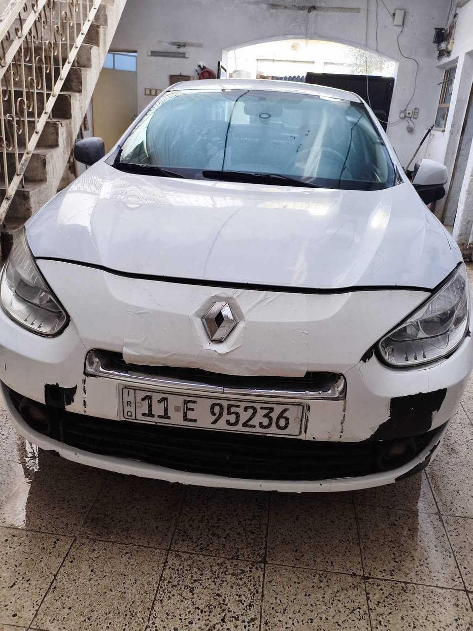 السلام عليكم سيارة رينو فلونس مدريل  2013 رقم بغداد مسطرة  مصفره غرامات سنوية جديدة 2028باسمي محرك وكير جديد سيارة كدام العين تجي تفحص تقتنع وتشتري مكان السيارة الموصل الايسر شرط التحويل غير مسجل على كابون السعر63وبيها مجال  ***********
