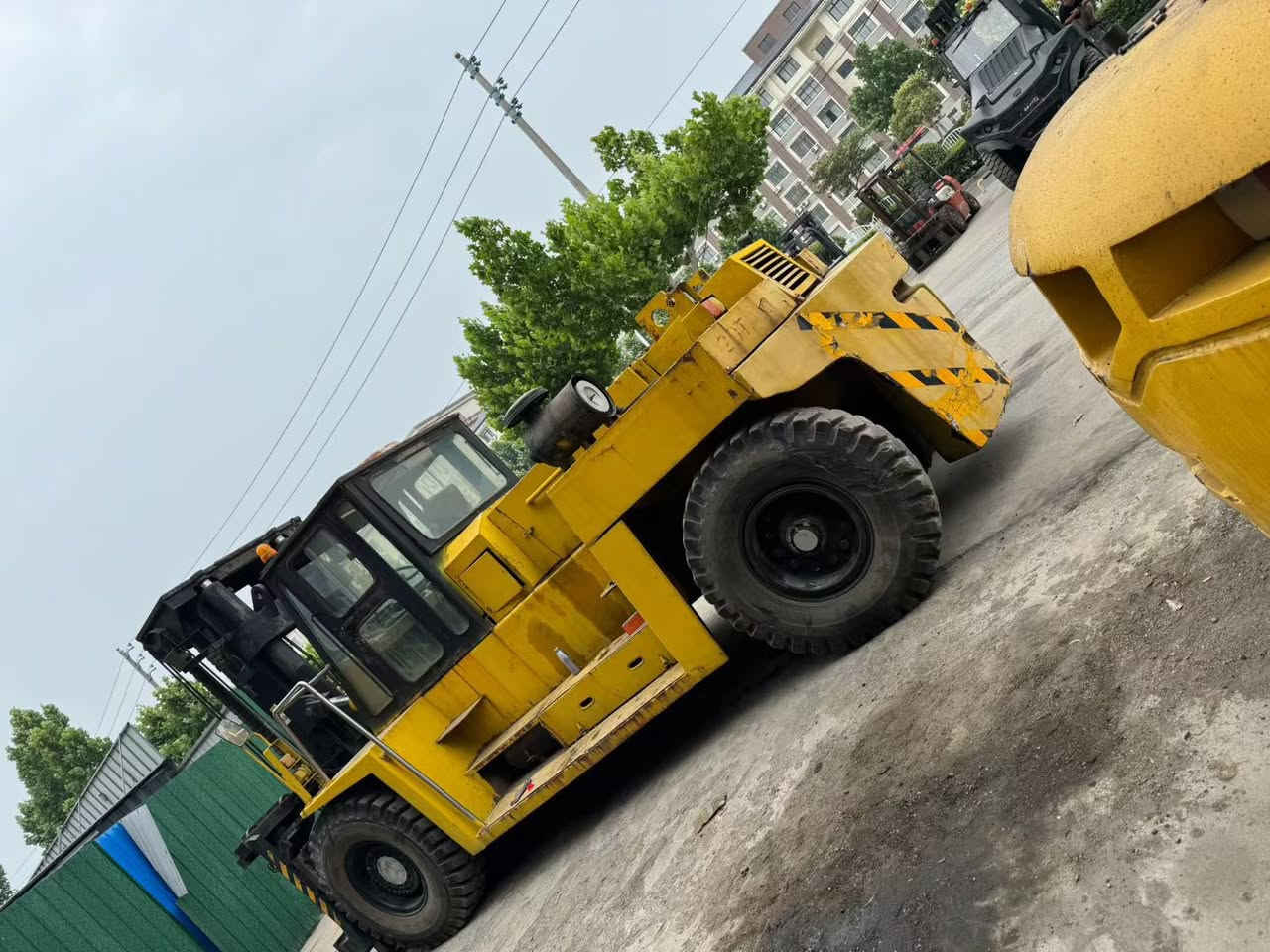 نموذج:

عداد2000ساعة  مشتغل

حساسات كامل 

ارتفاع الرفع:

مصنع المحرك / الوضع: Deutz

سنة التصنيع:2012

كابينة السائق

مكيف الهواء

كاميرا الرؤية الخلفية

السعر: FOB / CIF


**إذا كنت صاحب هذا الإعلان وتريد حذفه لأي سبب، رجاءا أرسل رسالة إلى الدعم الفني**