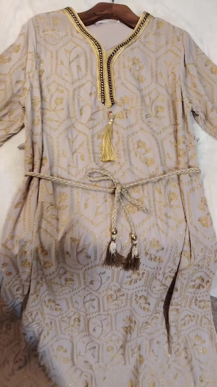 كولكشن رمضاني🌙  دراعه كشمير كويتي  يكون الحزام من  الخلف كوالتي عالي جدا جدا
القياس 2XL 3XL 4XL 5XL
متوفر٣ الأوان ماروني  بيجي وردي 
السعر ١٥
توصيل داخل كربلاء 3000
توصيل جميع محافظات العراق 5000
للحجز والاستفسار مراسلة البيج او الاتصال على الرقم ***********
