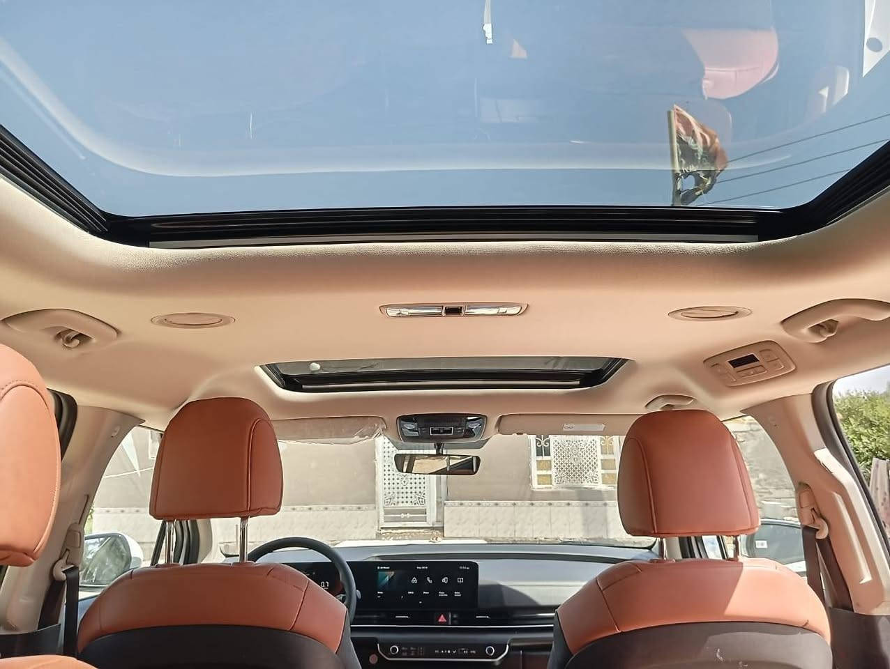 سلام عليكم 
مكلف بالنشر 
كيا كرينفال للبيع
موديل 2025 خليجي مكفولة كفالة عامة 
ماشية 14الف كيلو متر
السعر 340 وبيها مجال للجاد
فول مواصفات واحد على واحد التفاصيل بالصور. 
مكينة 6 سلندر
7راكب
الوكالة كاملة مداور ثاني يوم
المكان: الناصرية--سوق الشيوخ

 للتواصل: ***********
