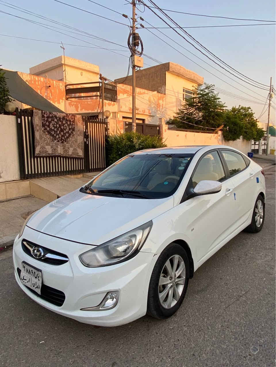 � للبيع Hyundai Accent 2013 خليجي 🚗

للبيع اكسنت موديل 2013 لون أبيض، جير أوتوماتيك، سيارة مرتبة جداً ونظيفة من الداخل والخارج.

✅ ممشى 196 ألف كم
✅ بدون صبغ
✅ شاشة أندرويد
✅ مكيف بارد جداً
✅ محرك وجير بحالة ممتازة
✅ داخلية نظيفة ومحافظة عليها

ملاحظة: يوجد بارد بسيط في الباب الخلفي جهة  عكس السائق، 

💰 السعر: 97 ورقة قابل للتفاوض للجادين فقط.

📍 مكان السيارة اربيل المعاينة على الطبيعة خير دليل.

للتواصل مراسلة خاص أو اتصال. ***********

الله يبارك لصاحب النصيب . أربيل, العراق
