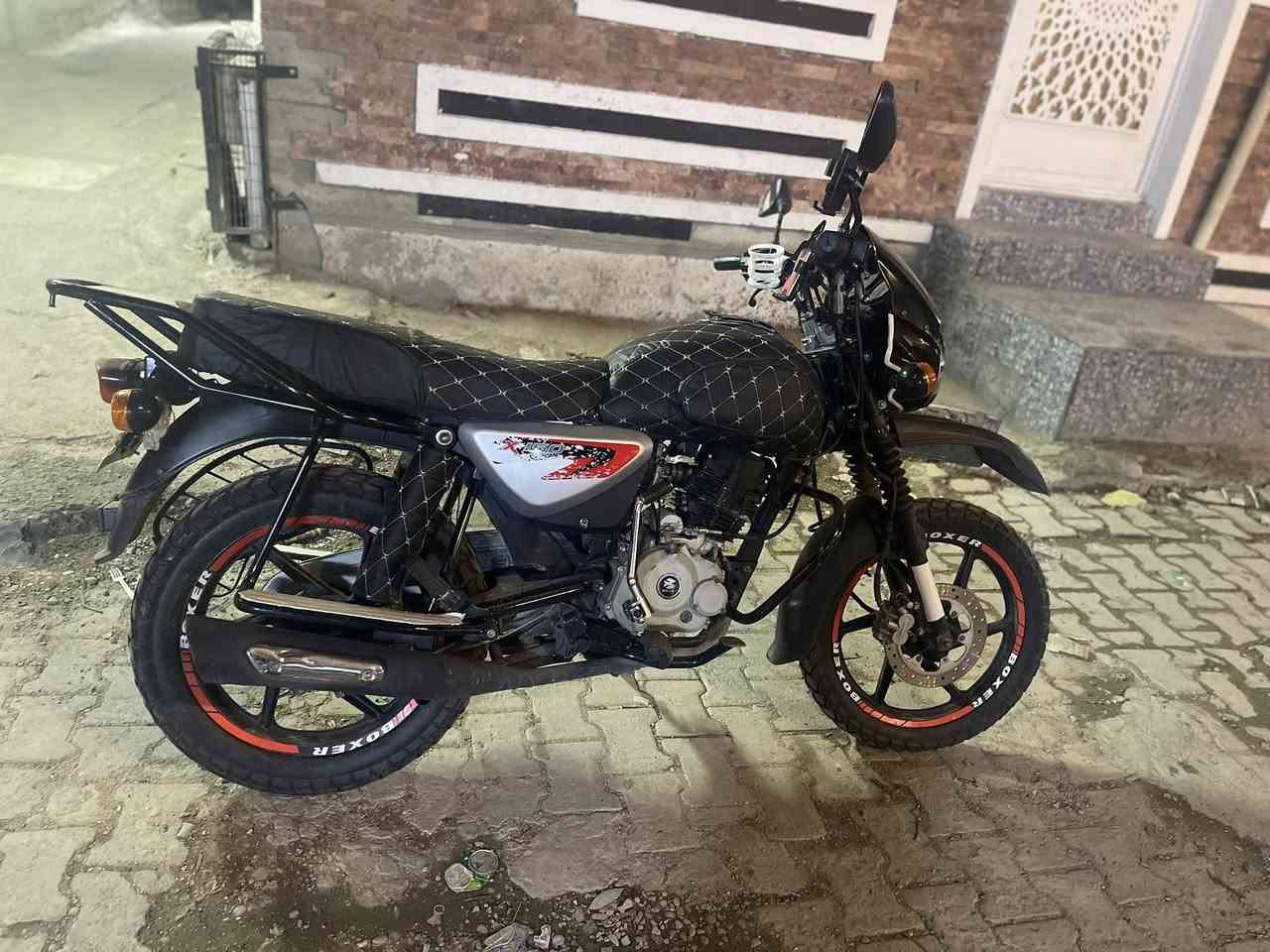 السلام عليكم بوكسر موديل ٢٣مرقمه لوحه وسنويه انكليزي كامله تحويل ثاني يوم مكفوله  ماشيه ٢٨حقيقي مكاني اعضميه
***********
