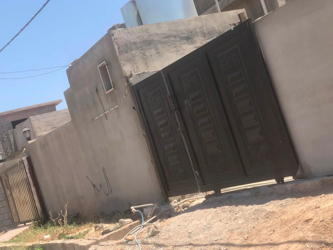 السلام عليكم ورحمة الله وبركاته
حداد متجول في قضاء الدبس حدادة انواع الأبواب والشبابيك والمحجرات وغيره…..
***********
***********

