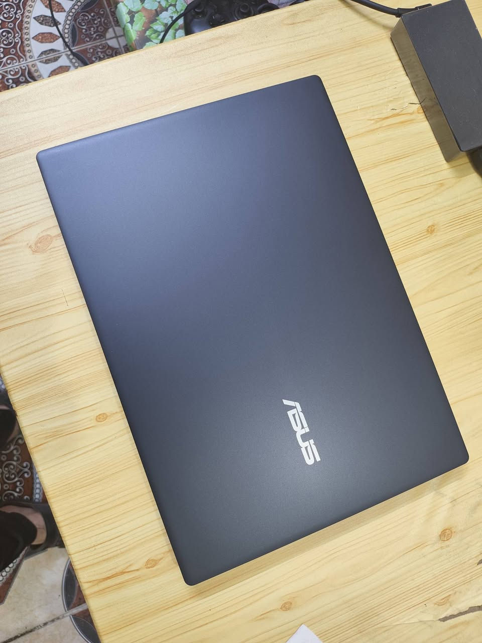 السلام عليكم
ASUS GAMING V16 2025 للبيع
الجهاز OPEN BOX مكفول من الشخط الواحد ومكفول من التراب بل منافذ ايضا الجهاز حالة حال وكالة بطاريتة 100% والملحقات بعدها ب تغليف الشركة 
المواصفات: 
كارت الشاشة: NVIDIA GeForce RTX 5060 GDDR7 (8GB)
المعالج: 
.Intel Core" 7-240H 
(احدث معالجات انتل المدعومة بالذكاء الاصطناعي)
وينافس معالج intel core i7-14700hx 
الرامات: 
(16GB) DDR5-5600
التخزين
SSD 1TB M.2 NVMe PCIe
حجم الشاشة ودقتها: 
16) WUXGA (1920 x 1200) display having 16:10 Aspect Ratio || 144Hz Refresh Rate
السعر مليون 850 وبيها مجال للشراي 
والجهاز مستخدم فقط 8 ساعات وتجي تفحص بيدك 
مكاني بغداد الصليخ


**إذا كنت صاحب هذا الإعلان وتريد حذفه لأي سبب، رجاءا أرسل رسالة إلى الدعم الفني**