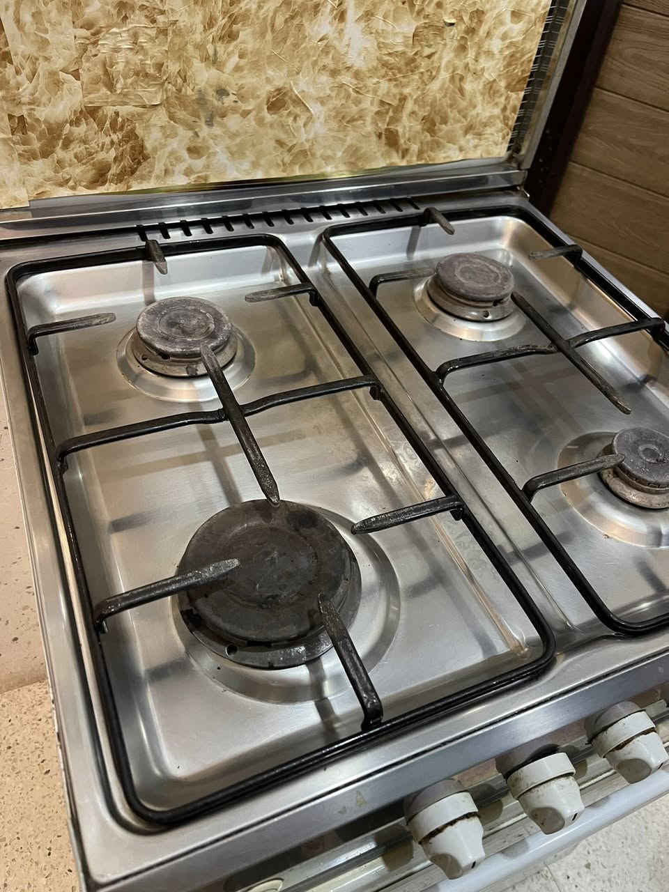 طباخ مستخدم نضيف جداً
بس الفرن نار مالته شويه ناصيه
مكان البلديات سعره ٦٠ وبي مجال بسيط


**إذا كنت صاحب هذا الإعلان وتريد حذفه لأي سبب، رجاءا أرسل رسالة إلى الدعم الفني**