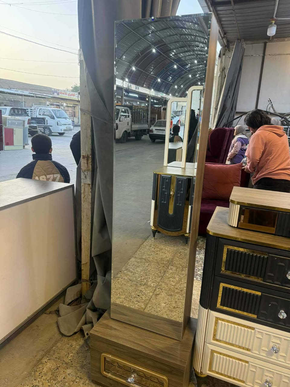 ✨ غرفة تركيأ  اصلي صبغ حراري مودرن 10 قطع ✨
🚪 نظام أبواب دريسنك روم📐  بروفايل فاخر
🛏️ سرير بمخزن عملي
🦾 ضهر بلوك
🪞 جام برونزي 
🧵 قماش وتر بروف أصلي
 سرير مخزن جك 
✨ نظافة 💯
💵 السعر  / ملييوونين و650
🚚 شد ونقل مجاني داخل بغداد


**إذا كنت صاحب هذا الإعلان وتريد حذفه لأي سبب، رجاءا أرسل رسالة إلى الدعم الفني**