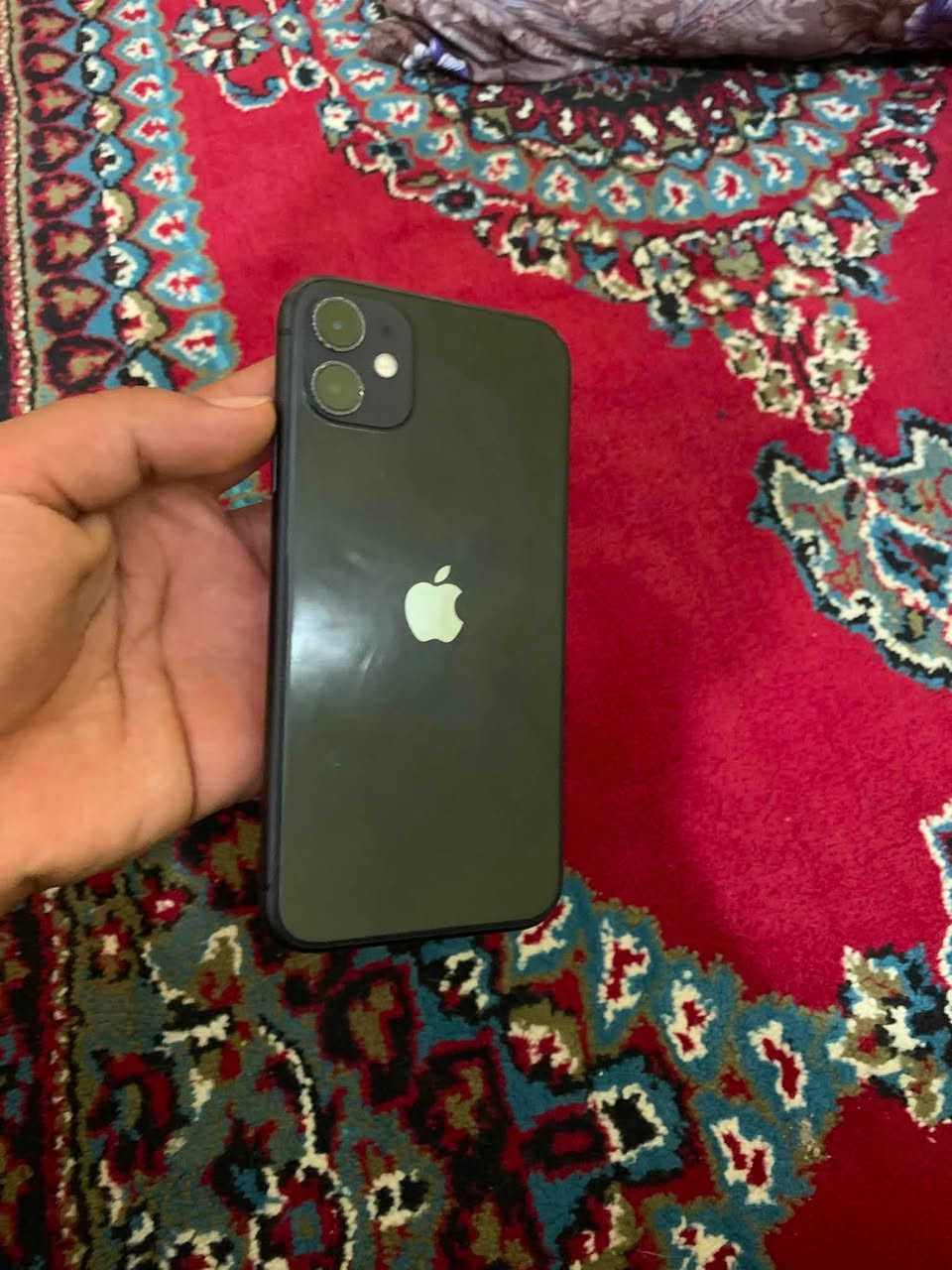 تليفون آيفون ١١عادي  مبدل شاشه بلاديه المكان كركوك الحويجه سعر الجهاز ٢٠٠ وبيها مجال يذا شراي نضافت الجهاز گدامك اي عيب مابي قير مبدل شاشه بلاديههه رقم جهازي ***********

