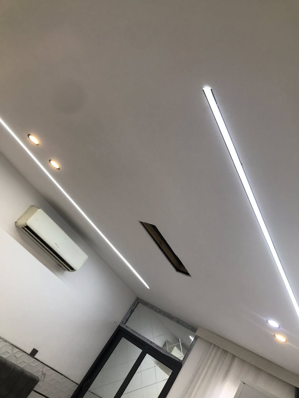 سقف مغربي
احداث موديلات شغل مواد درجه اولى بيه ضمان 
سقف مغربي 
ديكور في جدار 
سحبات 
ديكورات غرفه نوم 
اي انواع ترتيب داخل منزل 
***********
